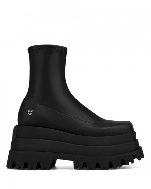 Festival Season Naked Wolfe Sassy Black | ULF-925437